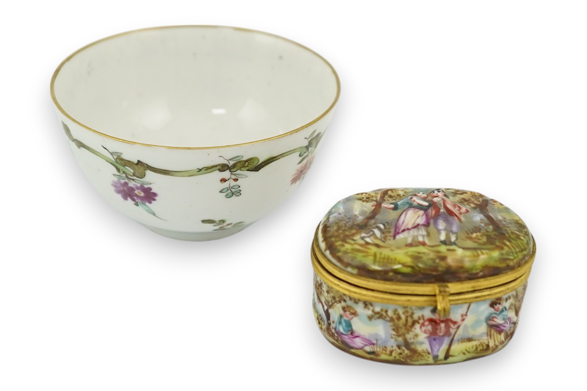 An 18th century Doccia porcelain tea bowl and a Naples style trinket box, bowl 7.5cm diameter. Condition - good